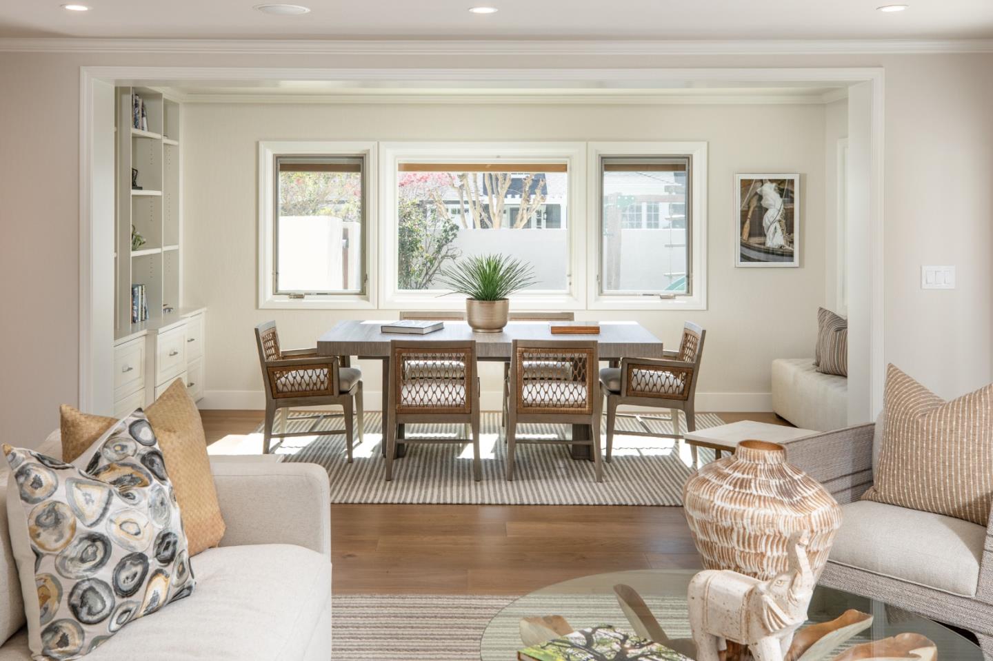 Detail Gallery Image 14 of 42 For 1940 Camino a Los Cerros, Menlo Park,  CA 94025 - 5 Beds | 3/1 Baths