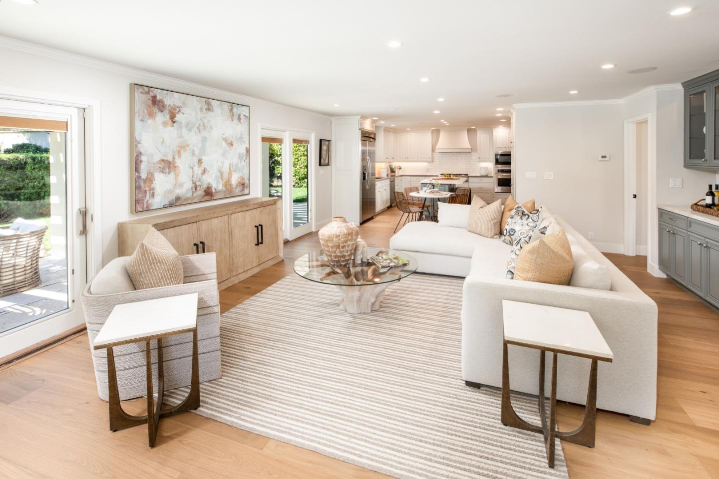 Detail Gallery Image 15 of 42 For 1940 Camino a Los Cerros, Menlo Park,  CA 94025 - 5 Beds | 3/1 Baths