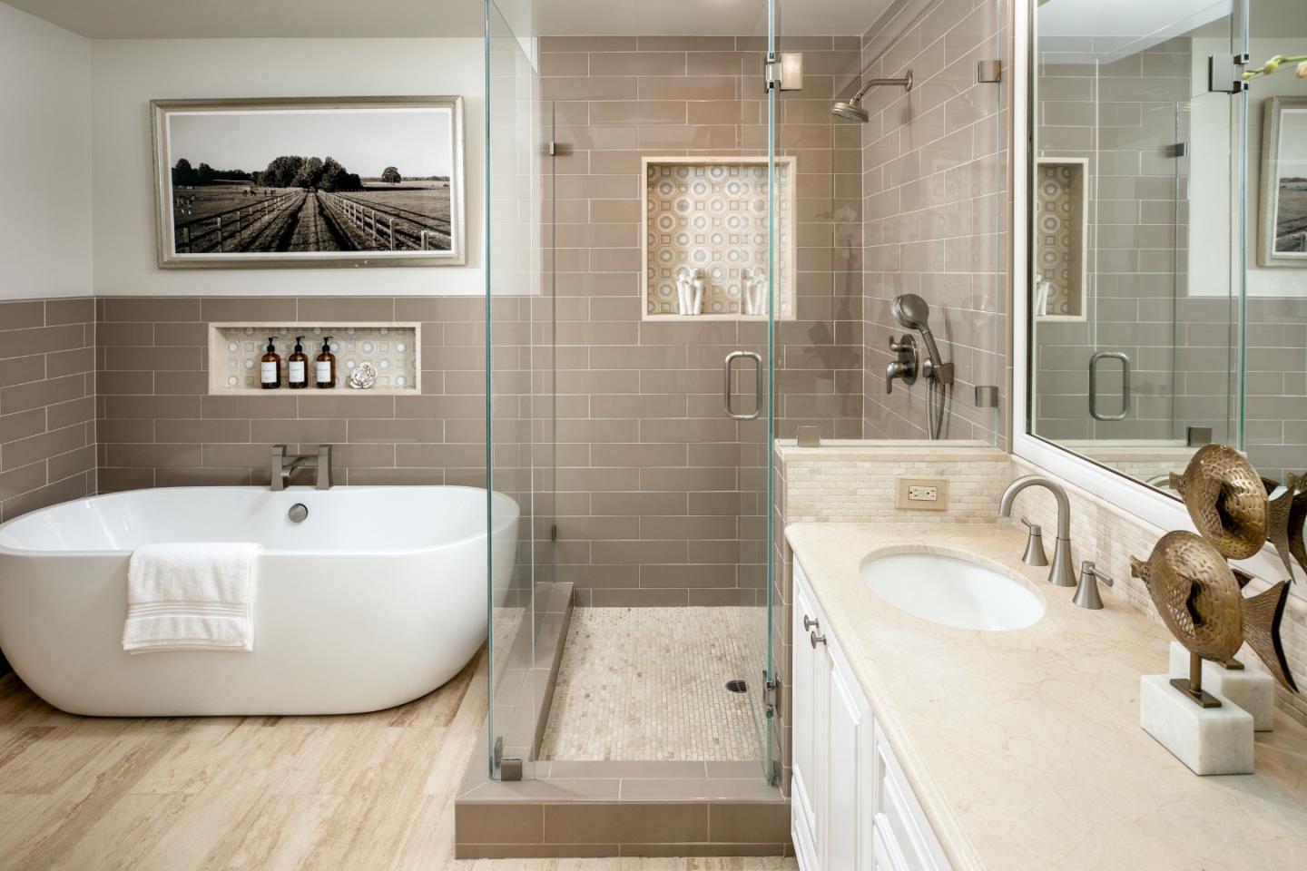 Detail Gallery Image 22 of 42 For 1940 Camino a Los Cerros, Menlo Park,  CA 94025 - 5 Beds | 3/1 Baths