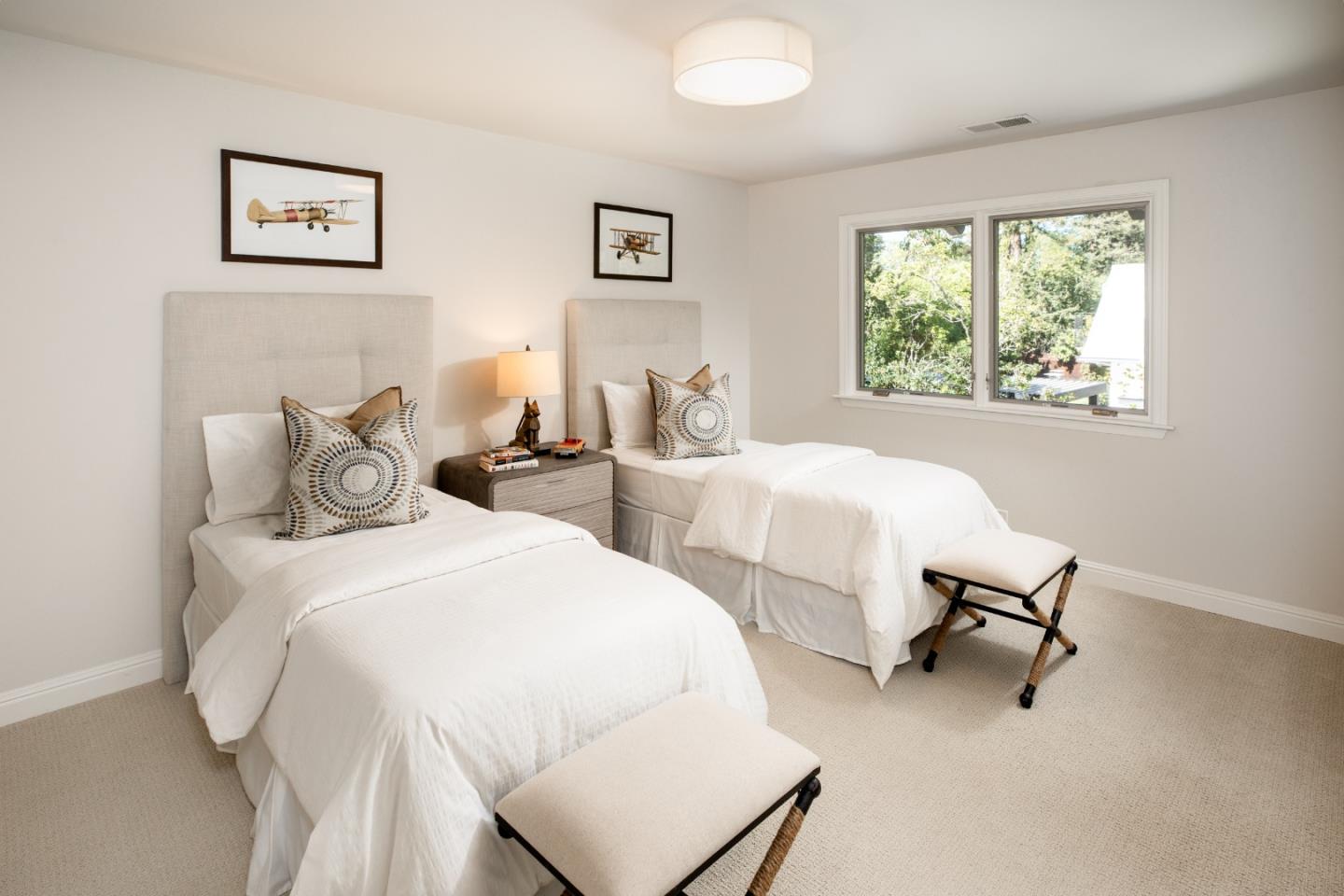 Detail Gallery Image 25 of 42 For 1940 Camino a Los Cerros, Menlo Park,  CA 94025 - 5 Beds | 3/1 Baths