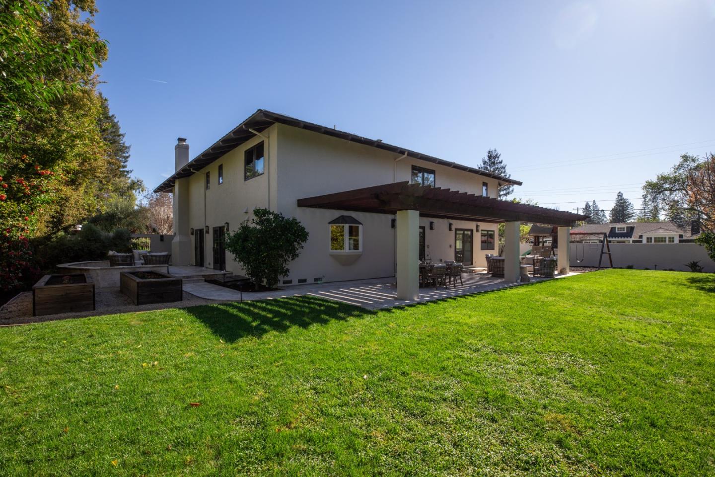 Detail Gallery Image 30 of 42 For 1940 Camino a Los Cerros, Menlo Park,  CA 94025 - 5 Beds | 3/1 Baths