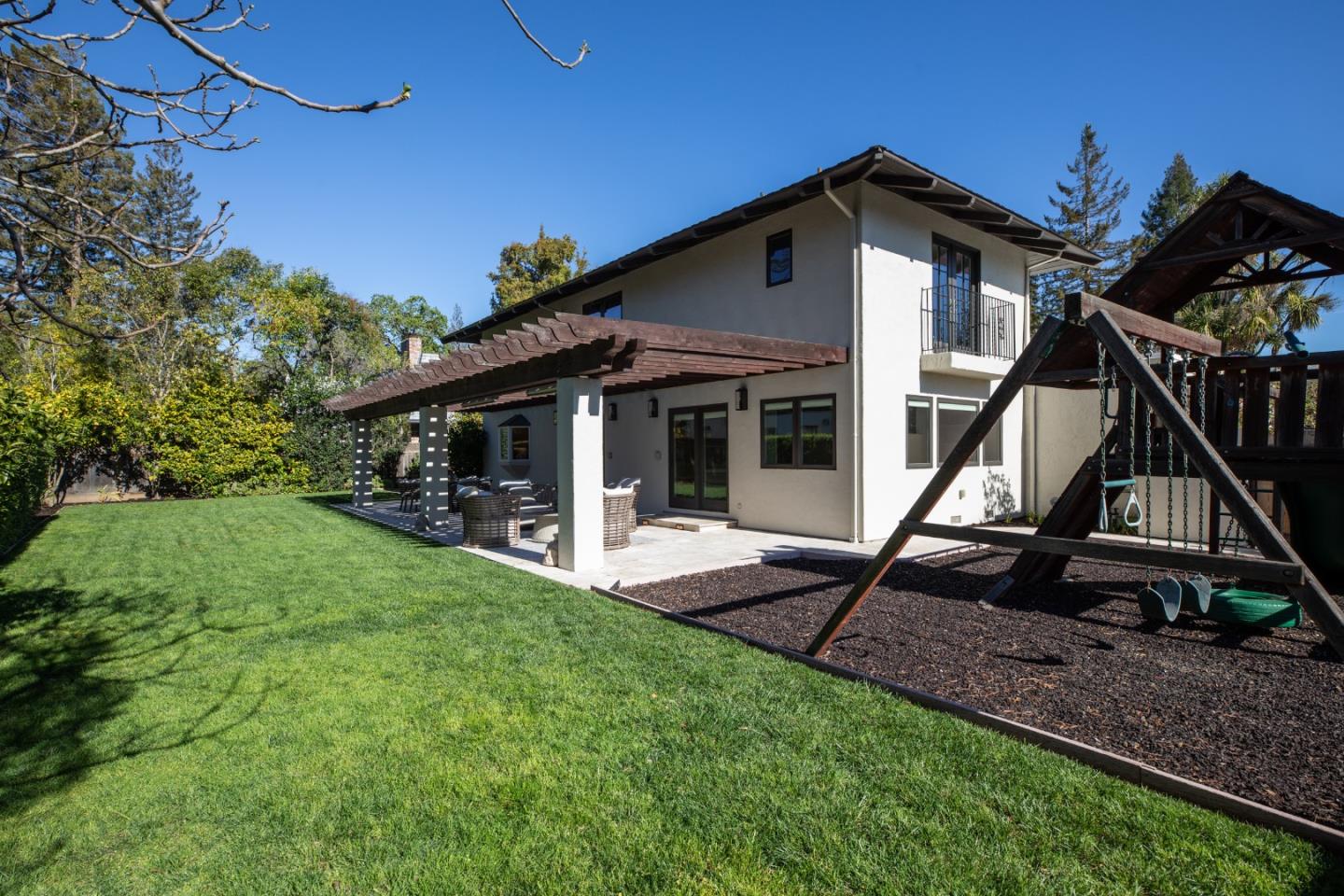 Detail Gallery Image 31 of 42 For 1940 Camino a Los Cerros, Menlo Park,  CA 94025 - 5 Beds | 3/1 Baths