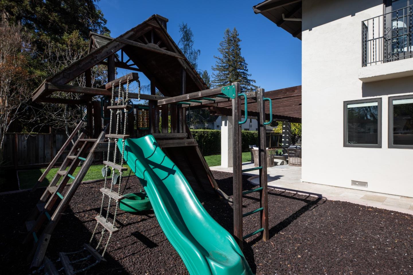 Detail Gallery Image 34 of 42 For 1940 Camino a Los Cerros, Menlo Park,  CA 94025 - 5 Beds | 3/1 Baths