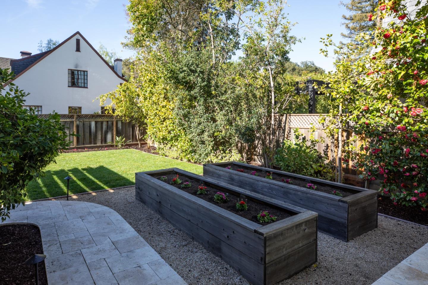 Detail Gallery Image 35 of 42 For 1940 Camino a Los Cerros, Menlo Park,  CA 94025 - 5 Beds | 3/1 Baths