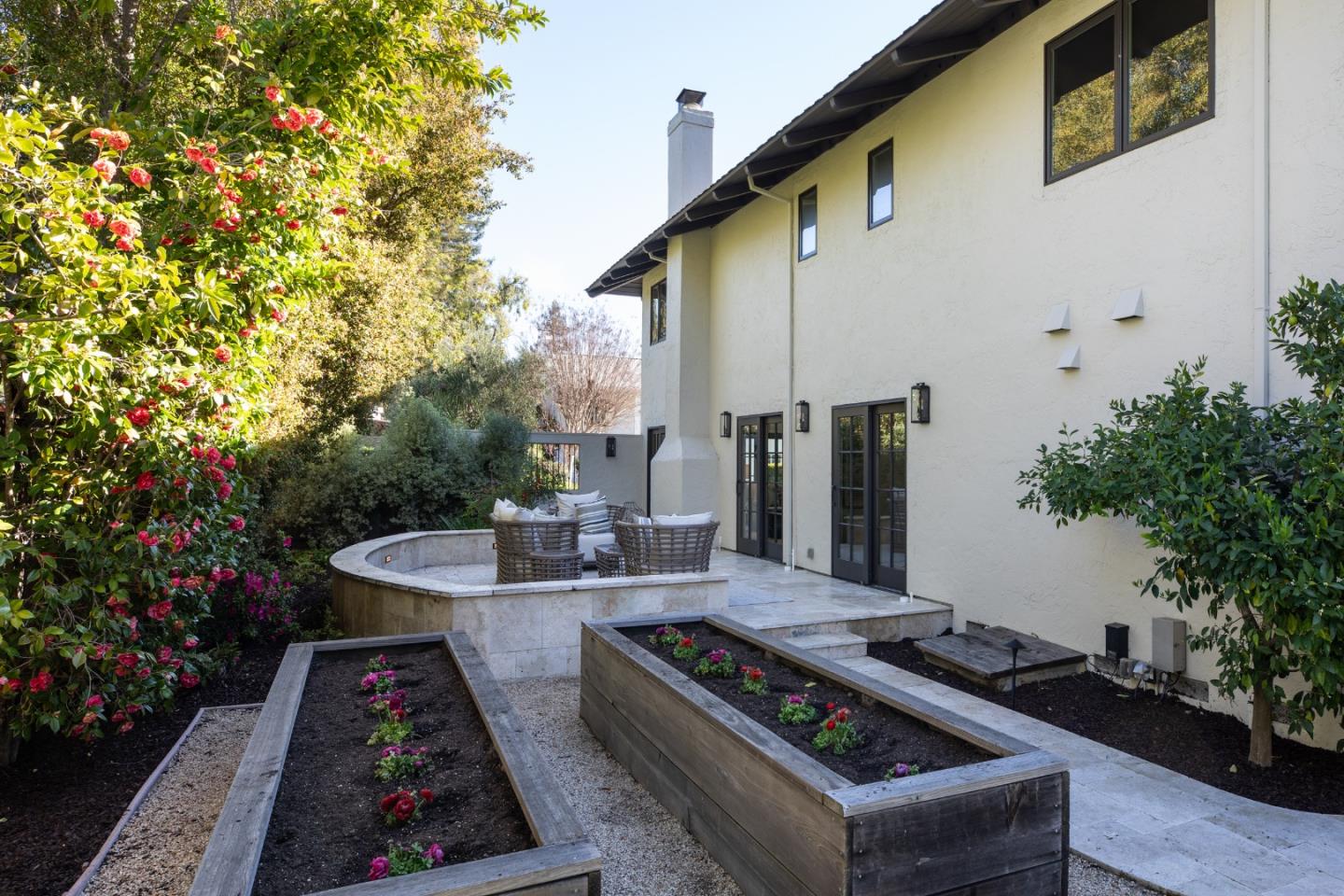 Detail Gallery Image 36 of 42 For 1940 Camino a Los Cerros, Menlo Park,  CA 94025 - 5 Beds | 3/1 Baths