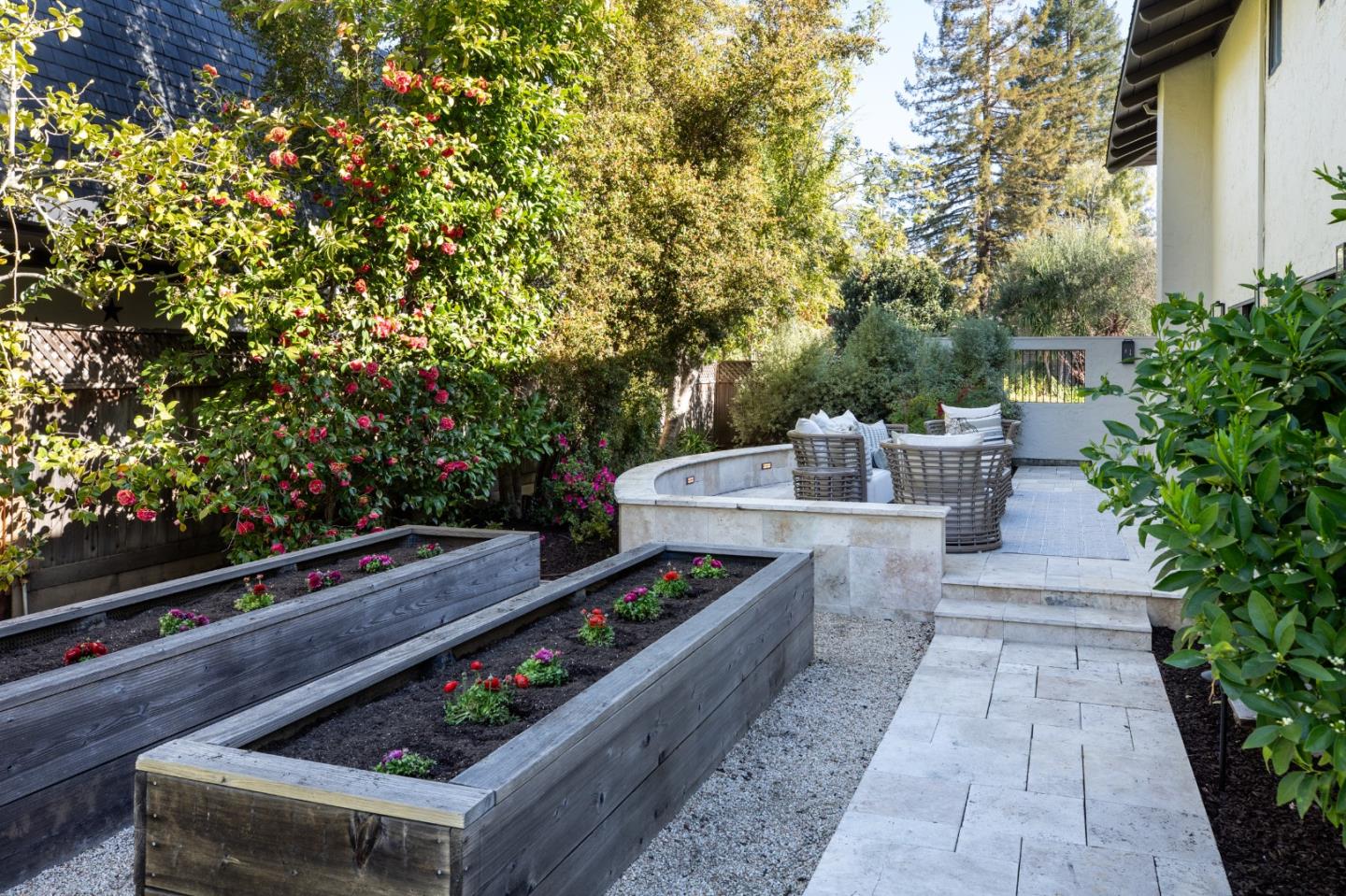 Detail Gallery Image 37 of 42 For 1940 Camino a Los Cerros, Menlo Park,  CA 94025 - 5 Beds | 3/1 Baths