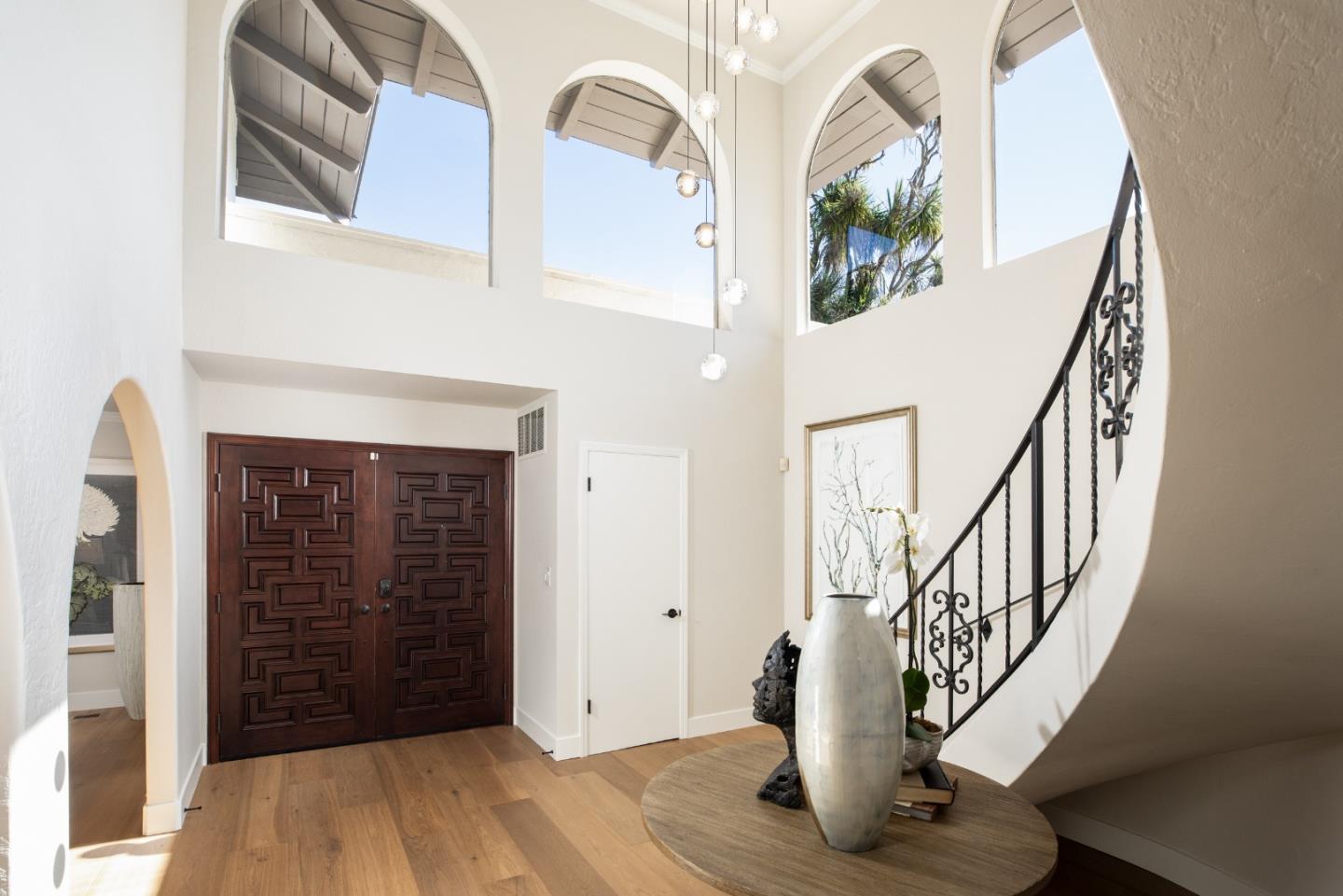 Detail Gallery Image 5 of 42 For 1940 Camino a Los Cerros, Menlo Park,  CA 94025 - 5 Beds | 3/1 Baths