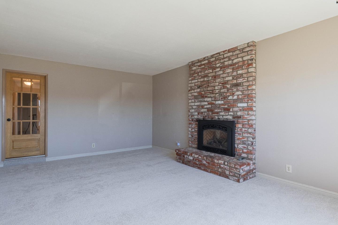 Detail Gallery Image 11 of 28 For 1519 Los Altos Way, Salinas,  CA 93906 - 3 Beds | 2 Baths
