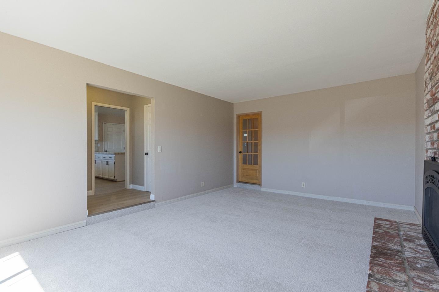 Detail Gallery Image 12 of 28 For 1519 Los Altos Way, Salinas,  CA 93906 - 3 Beds | 2 Baths
