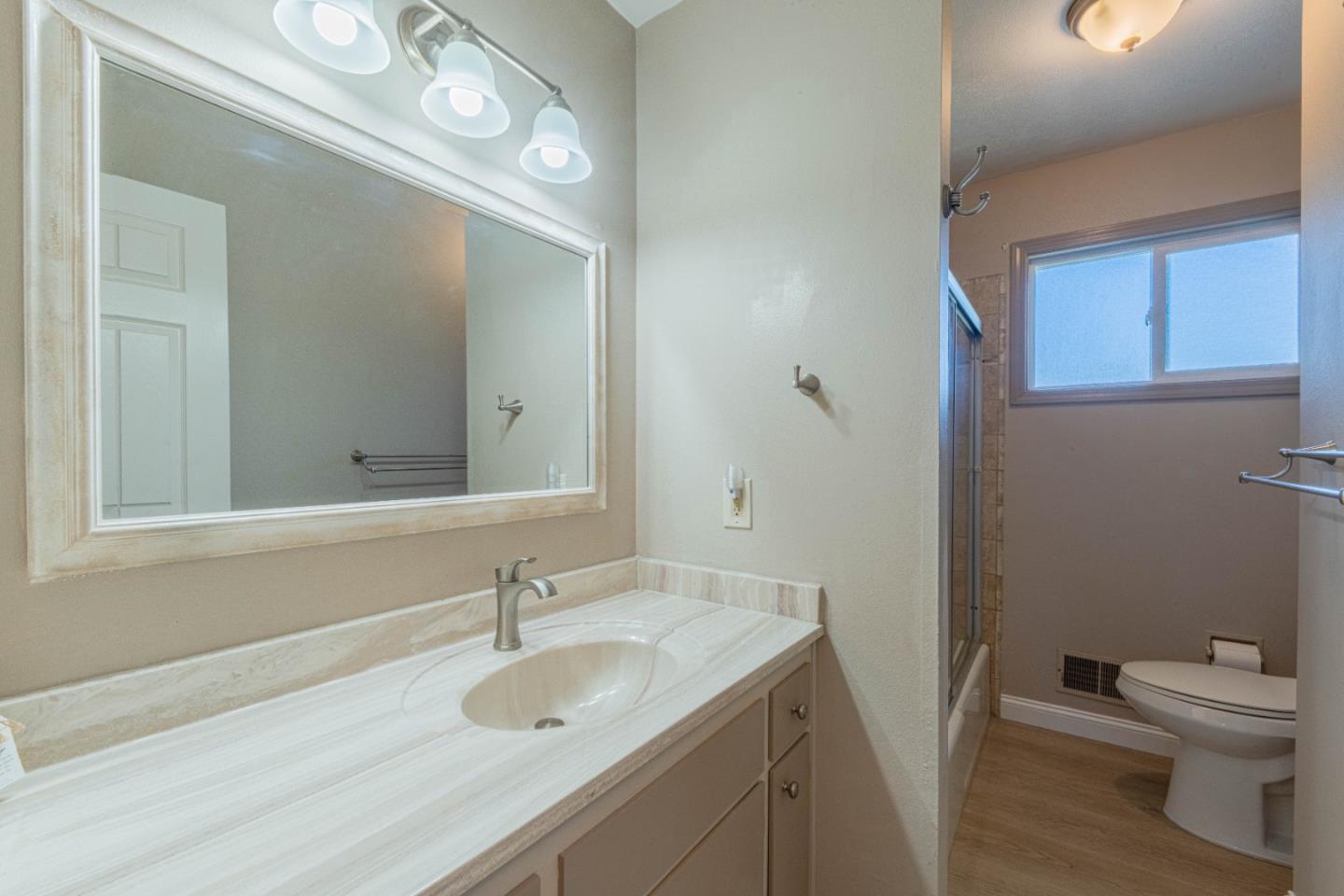 Detail Gallery Image 14 of 28 For 1519 Los Altos Way, Salinas,  CA 93906 - 3 Beds | 2 Baths