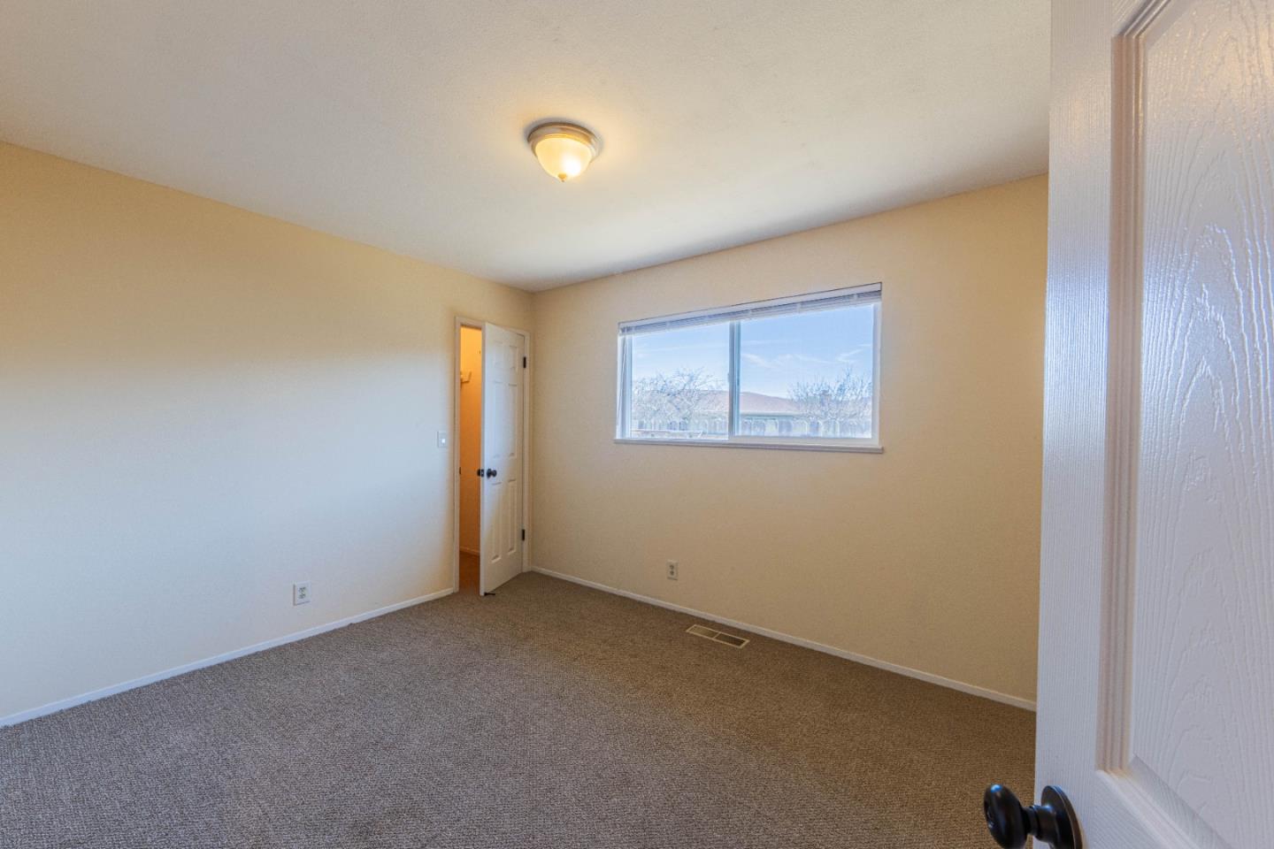 Detail Gallery Image 18 of 28 For 1519 Los Altos Way, Salinas,  CA 93906 - 3 Beds | 2 Baths