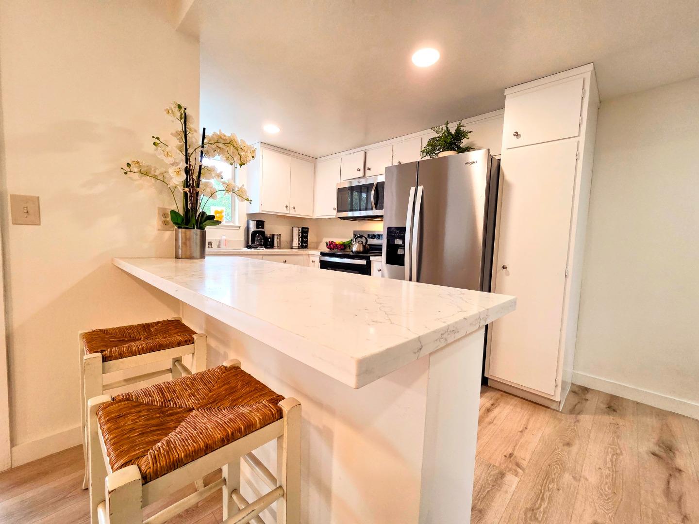 Detail Gallery Image 13 of 27 For 14225 Lora Dr #51,  Los Gatos,  CA 95032 - 1 Beds | 1 Baths