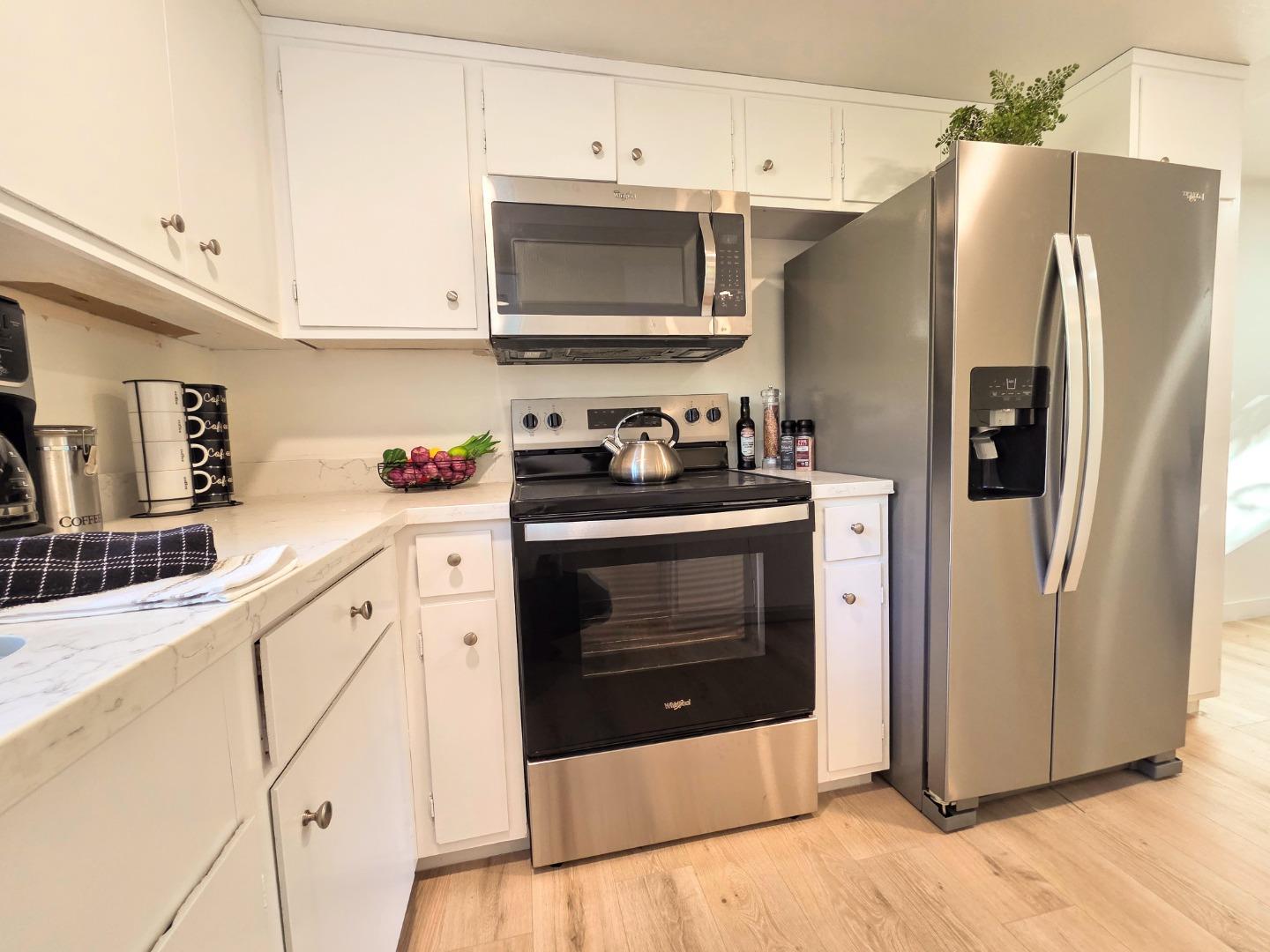 Detail Gallery Image 5 of 27 For 14225 Lora Dr #51,  Los Gatos,  CA 95032 - 1 Beds | 1 Baths