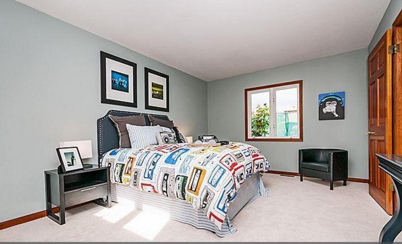 Detail Gallery Image 12 of 18 For 2961 South Ct, Palo Alto,  CA 94306 - 4 Beds | 3 Baths