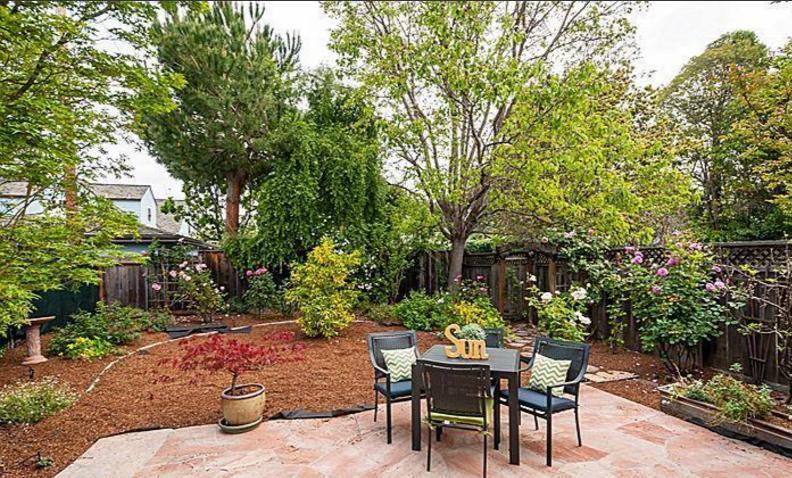 Detail Gallery Image 16 of 18 For 2961 South Ct, Palo Alto,  CA 94306 - 4 Beds | 3 Baths