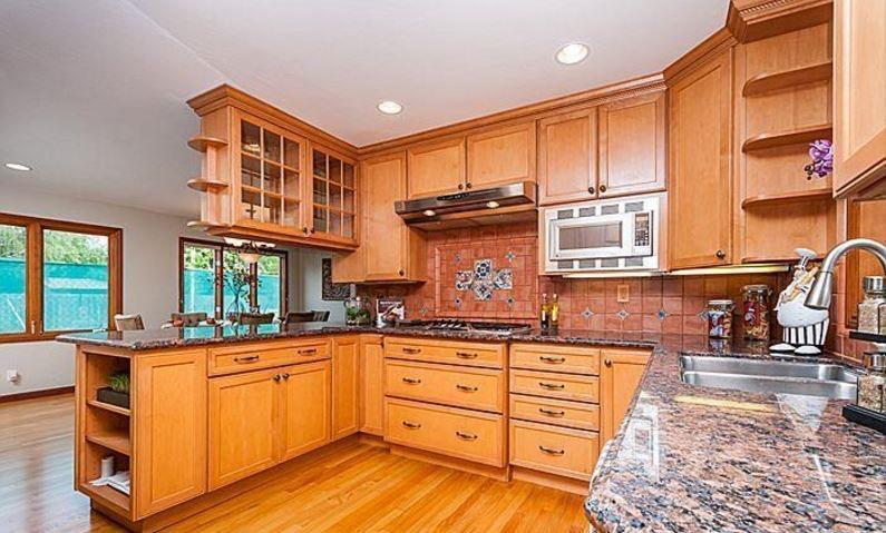 Detail Gallery Image 4 of 18 For 2961 South Ct, Palo Alto,  CA 94306 - 4 Beds | 3 Baths