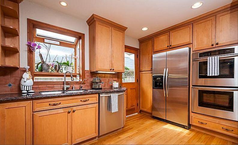 Detail Gallery Image 7 of 18 For 2961 South Ct, Palo Alto,  CA 94306 - 4 Beds | 3 Baths