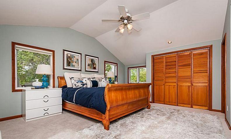 Detail Gallery Image 9 of 18 For 2961 South Ct, Palo Alto,  CA 94306 - 4 Beds | 3 Baths