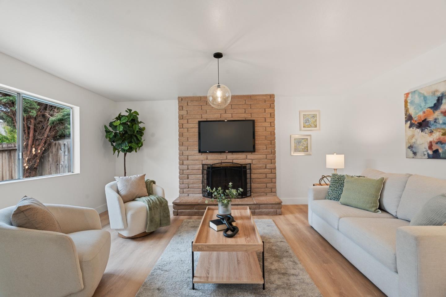 Detail Gallery Image 17 of 36 For 1941 Memorial Dr, Hollister,  CA 95023 - 3 Beds | 2/1 Baths