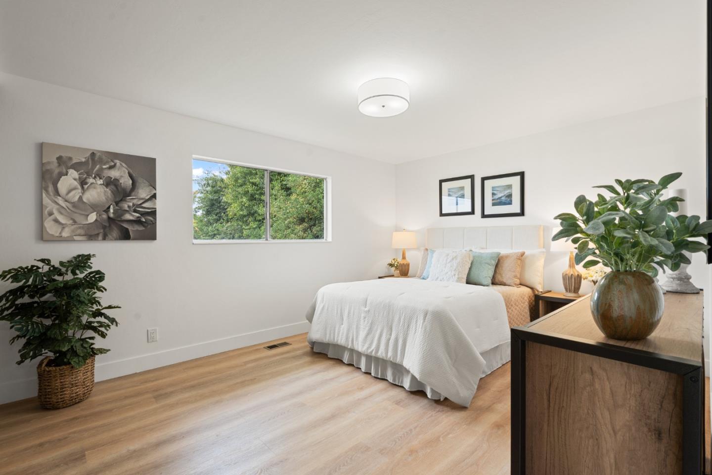 Detail Gallery Image 25 of 36 For 1941 Memorial Dr, Hollister,  CA 95023 - 3 Beds | 2/1 Baths