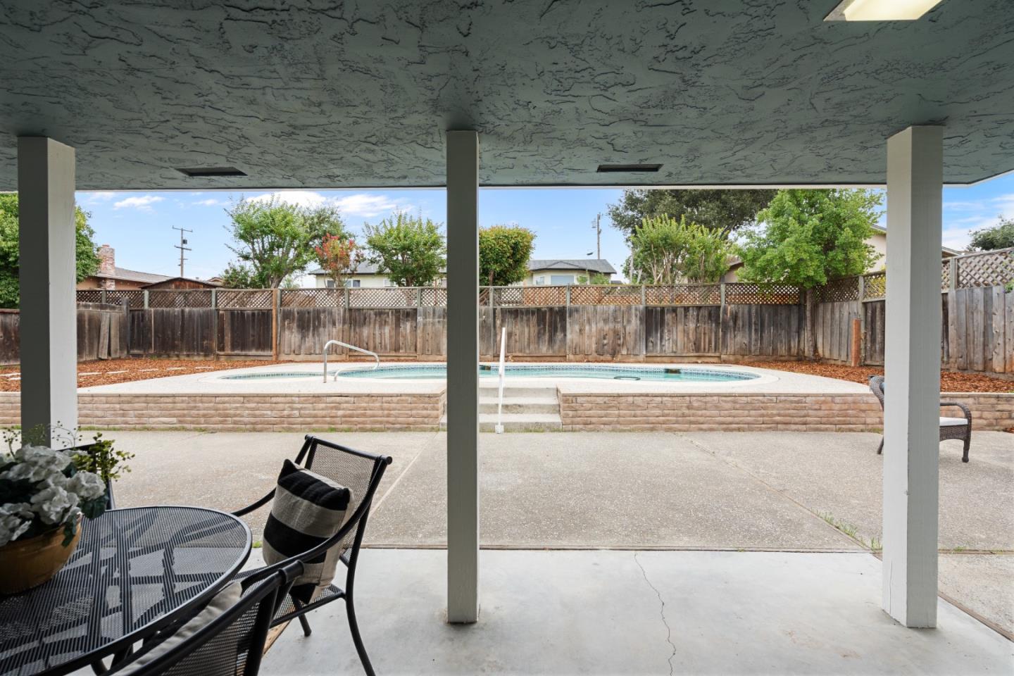 Detail Gallery Image 31 of 36 For 1941 Memorial Dr, Hollister,  CA 95023 - 3 Beds | 2/1 Baths