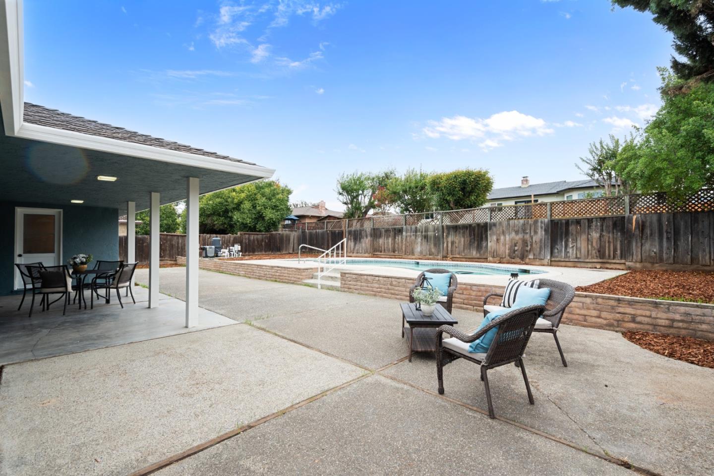 Detail Gallery Image 36 of 36 For 1941 Memorial Dr, Hollister,  CA 95023 - 3 Beds | 2/1 Baths