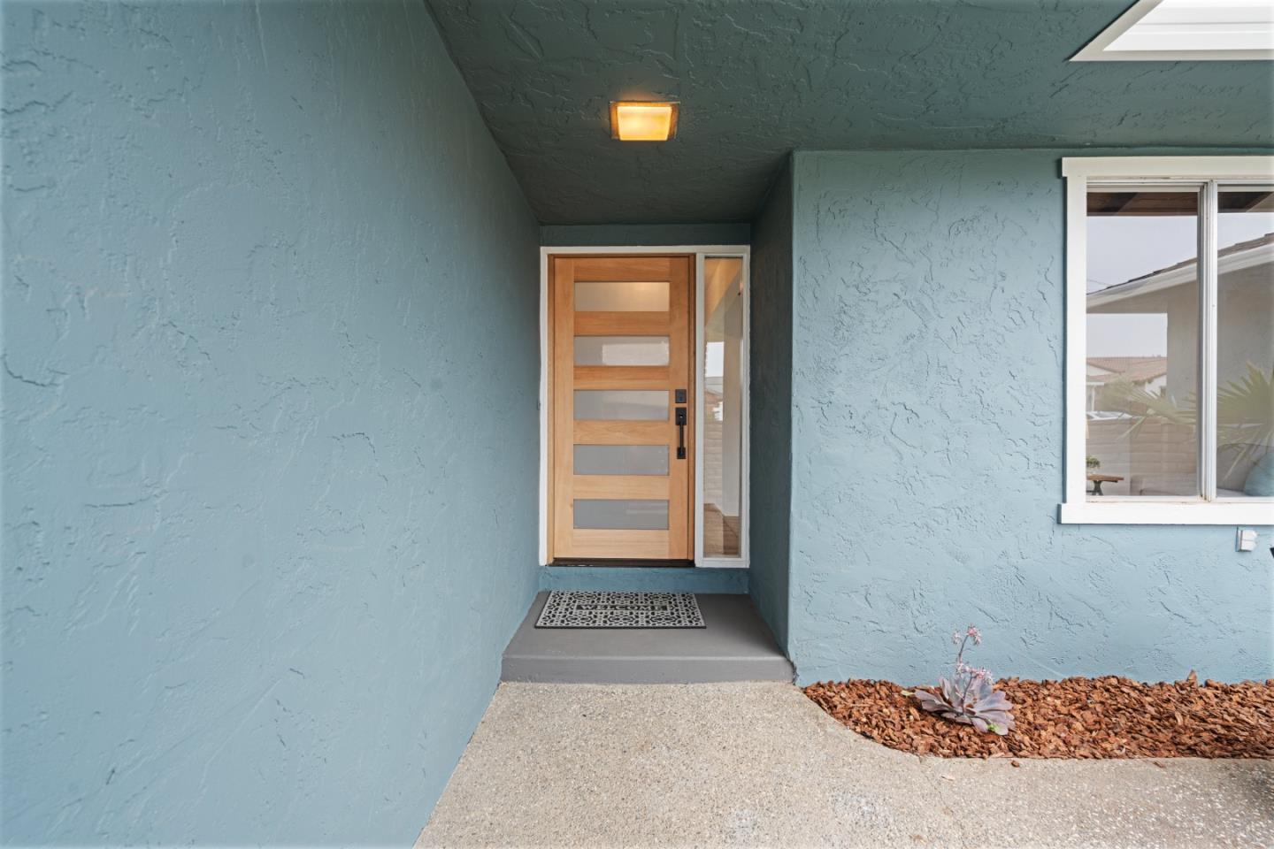 Detail Gallery Image 7 of 36 For 1941 Memorial Dr, Hollister,  CA 95023 - 3 Beds | 2/1 Baths