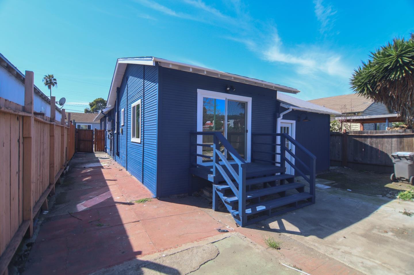 Detail Gallery Image 3 of 27 For 7114 Halliday, Oakland,  CA 94605 - 3 Beds | 1/1 Baths