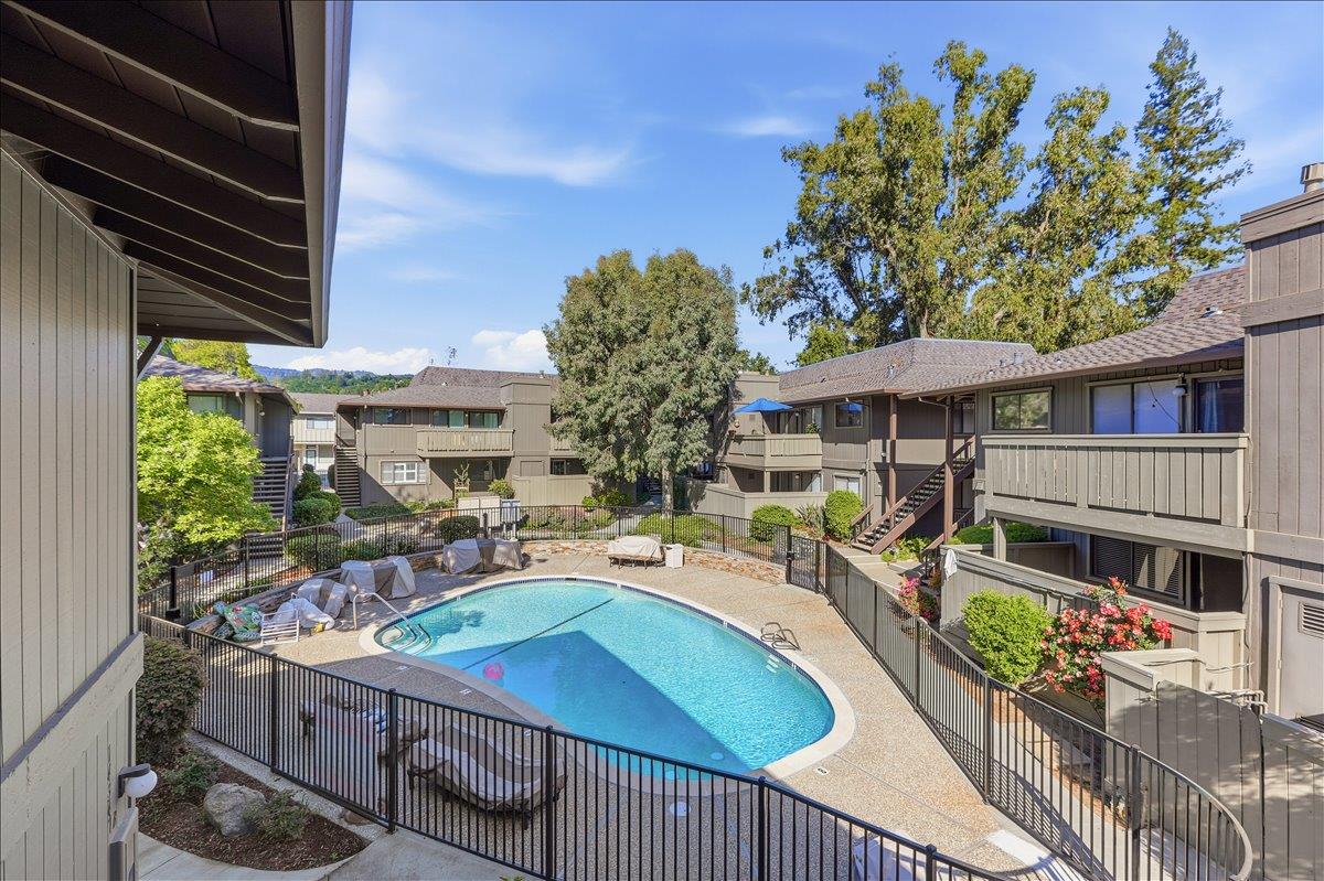 Detail Gallery Image 22 of 40 For 14347 Saratoga Ave #B,  Saratoga,  CA 95070 - 2 Beds | 2 Baths