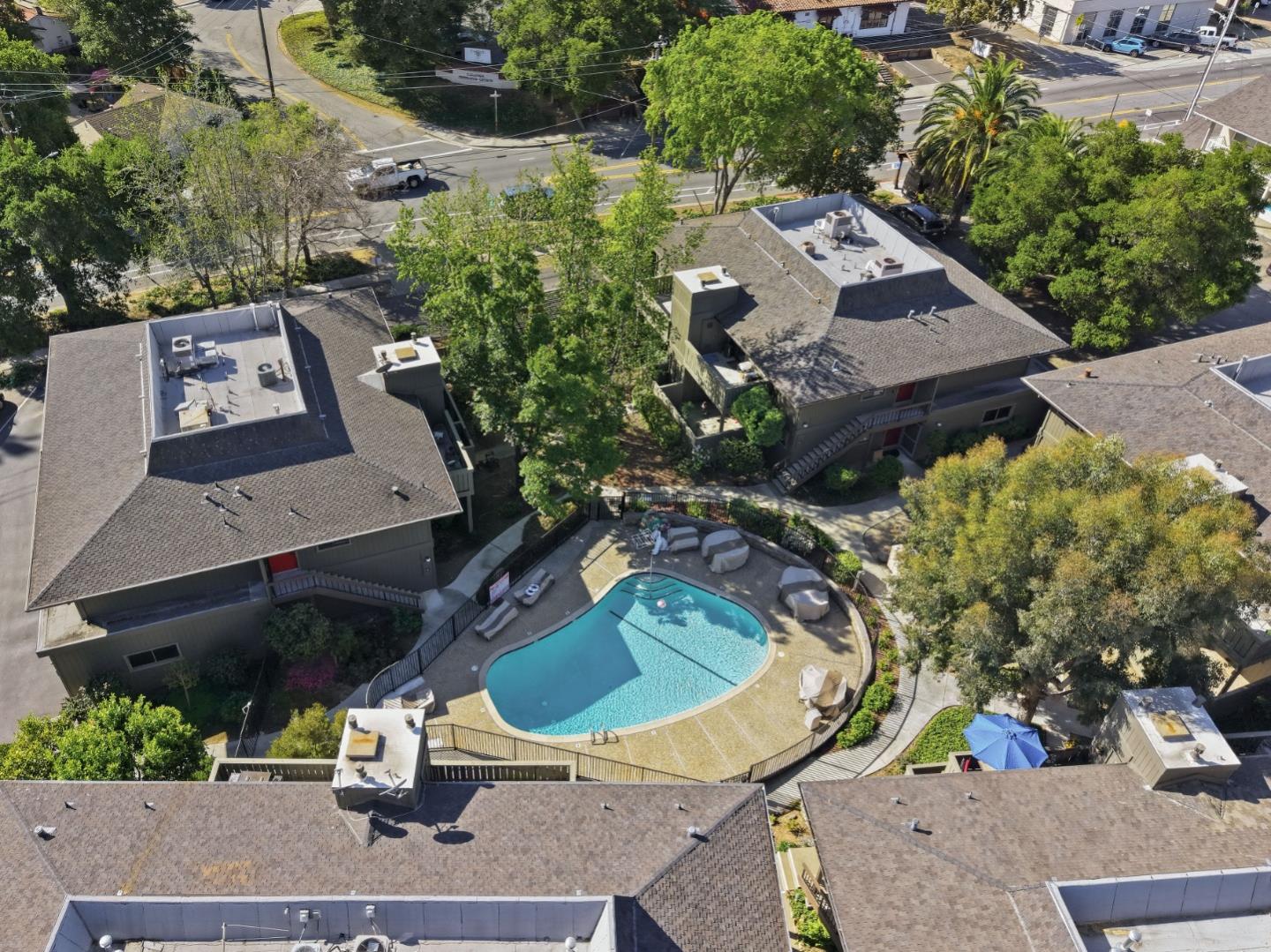 Detail Gallery Image 24 of 40 For 14347 Saratoga Ave #B,  Saratoga,  CA 95070 - 2 Beds | 2 Baths