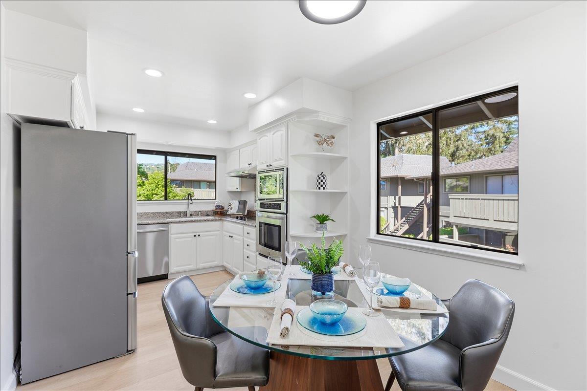 Detail Gallery Image 5 of 40 For 14347 Saratoga Ave #B,  Saratoga,  CA 95070 - 2 Beds | 2 Baths