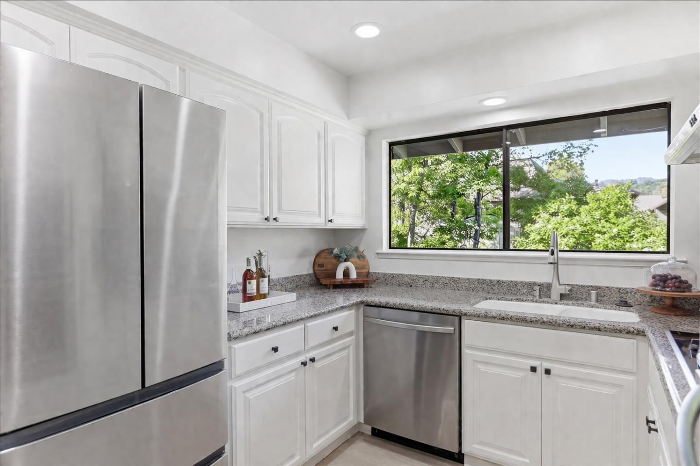 Detail Gallery Image 7 of 40 For 14347 Saratoga Ave #B,  Saratoga,  CA 95070 - 2 Beds | 2 Baths