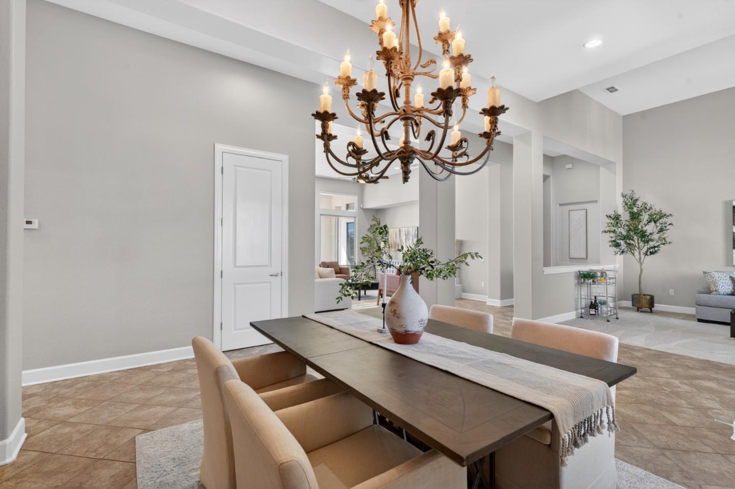 Detail Gallery Image 10 of 90 For 941 Wagon Wheel Ln, Lincoln,  CA 95648 - 3 Beds | 3/1 Baths