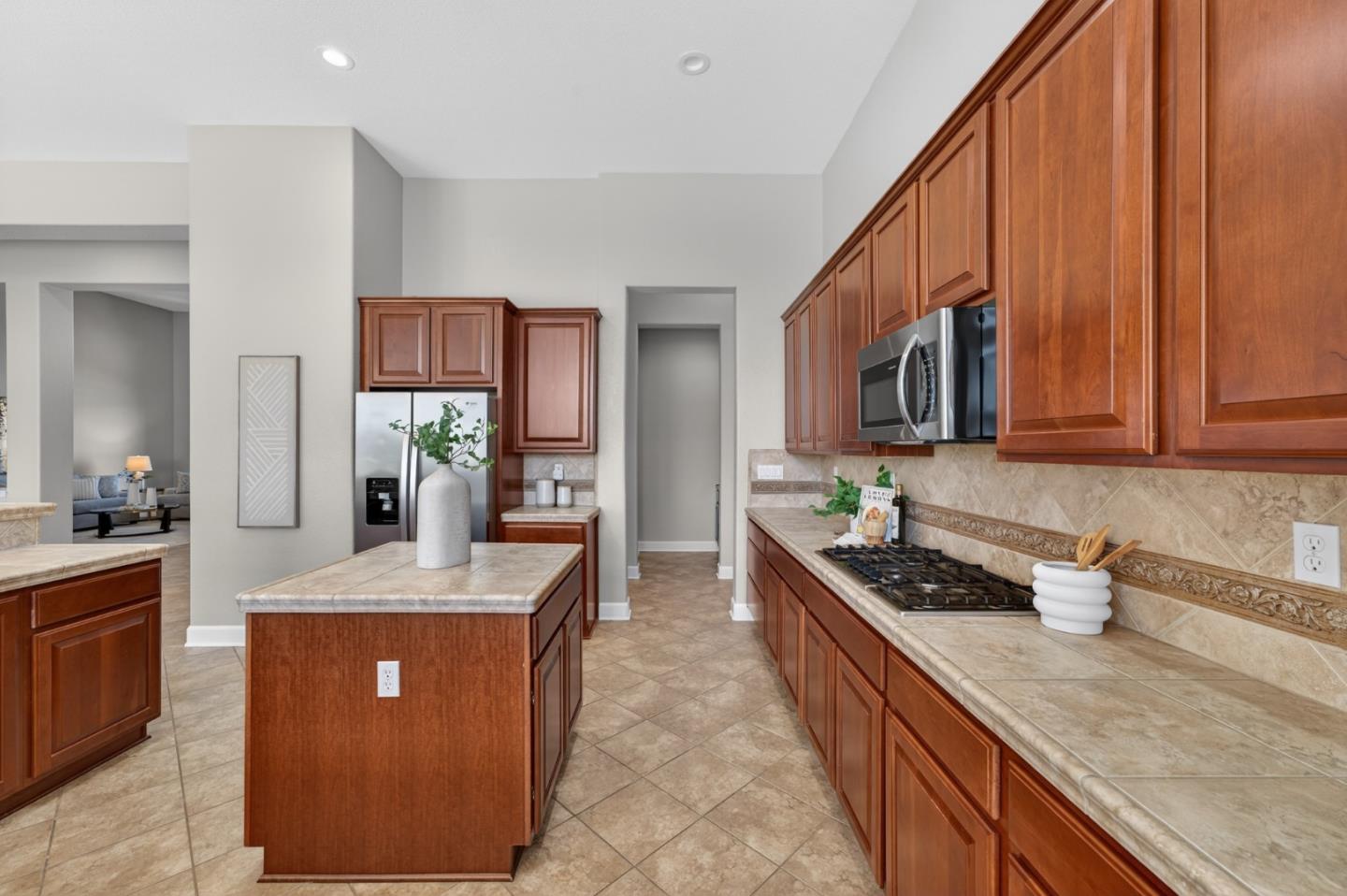 Detail Gallery Image 15 of 90 For 941 Wagon Wheel Ln, Lincoln,  CA 95648 - 3 Beds | 3/1 Baths