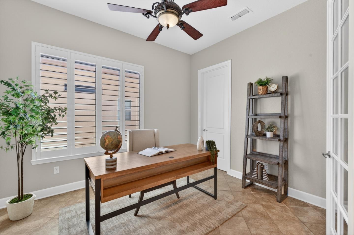 Detail Gallery Image 34 of 90 For 941 Wagon Wheel Ln, Lincoln,  CA 95648 - 3 Beds | 3/1 Baths