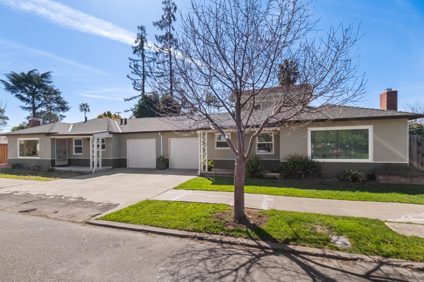 Detail Gallery Image 2 of 22 For 601 N 17th St, San Jose,  CA 95112 - 2 Beds | 1 Baths