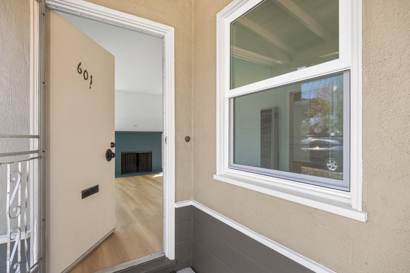 Detail Gallery Image 3 of 22 For 601 N 17th St, San Jose,  CA 95112 - 2 Beds | 1 Baths