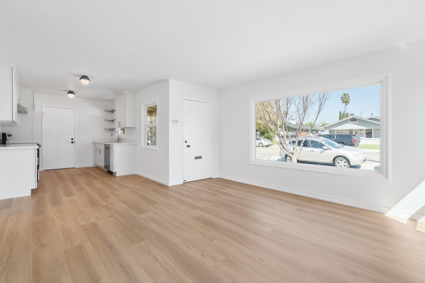 Detail Gallery Image 4 of 22 For 601 N 17th St, San Jose,  CA 95112 - 2 Beds | 1 Baths