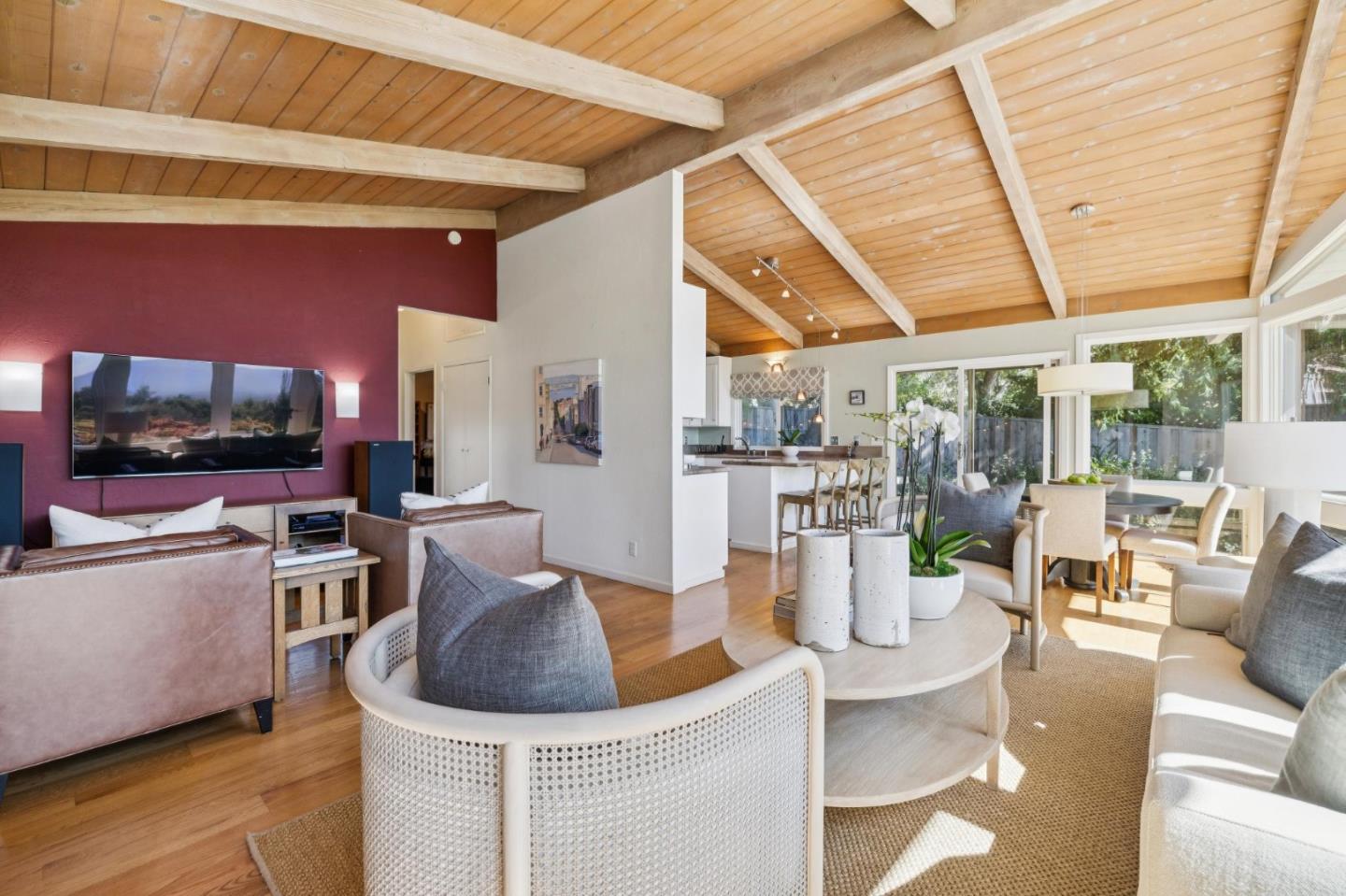 Detail Gallery Image 13 of 40 For 665 W Glen Way, Woodside,  CA 94062 - 3 Beds | 2 Baths