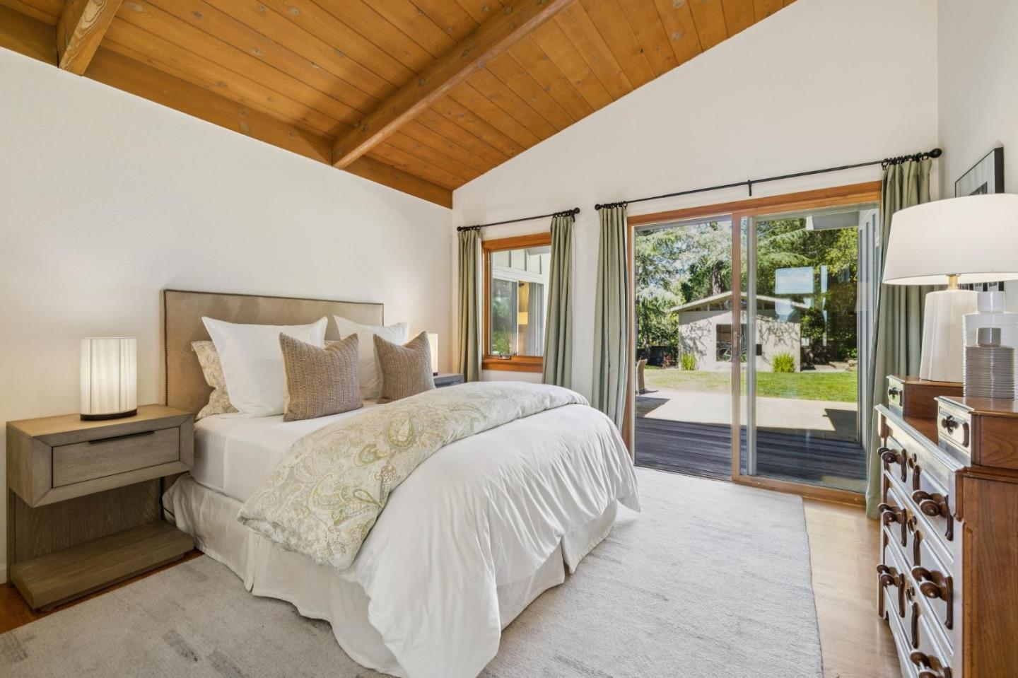 Detail Gallery Image 24 of 40 For 665 W Glen Way, Woodside,  CA 94062 - 3 Beds | 2 Baths