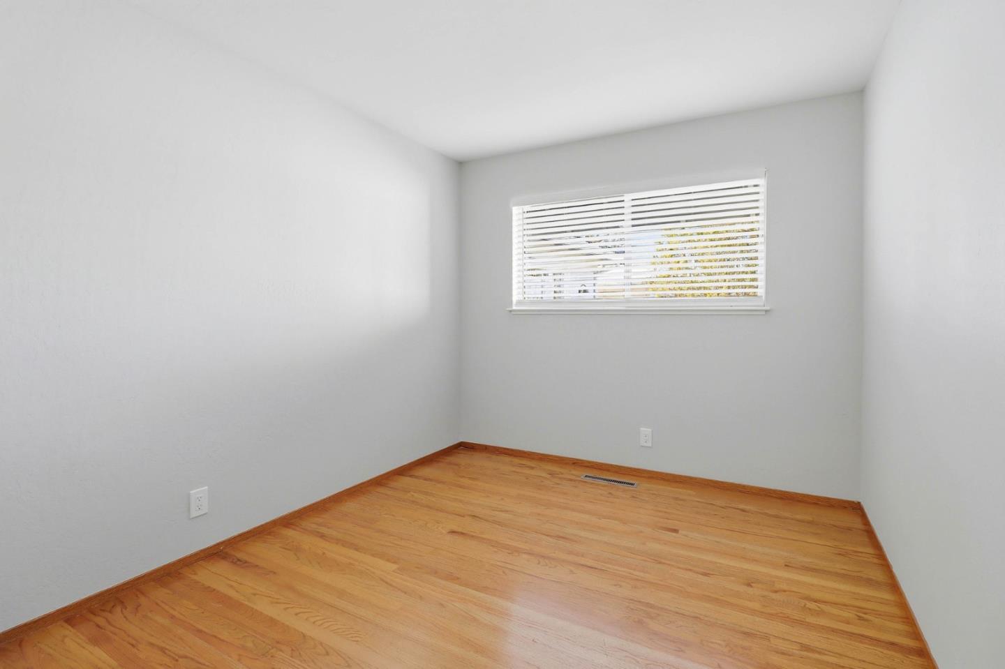 Detail Gallery Image 14 of 28 For 5717 Condor Cir, San Jose,  CA 95118 - 4 Beds | 2 Baths