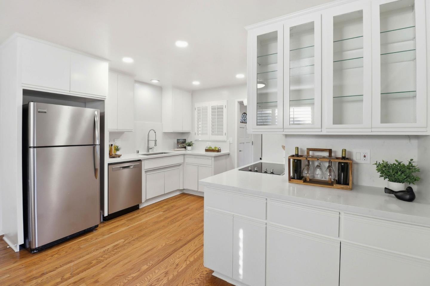 Detail Gallery Image 6 of 28 For 5717 Condor Cir, San Jose,  CA 95118 - 4 Beds | 2 Baths