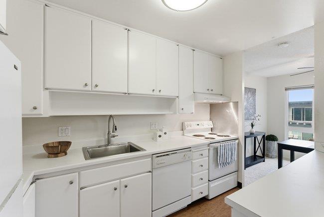 Detail Gallery Image 10 of 36 For 934 Peninsula Ave #411,  San Mateo,  CA 94401 - 1 Beds | 1 Baths