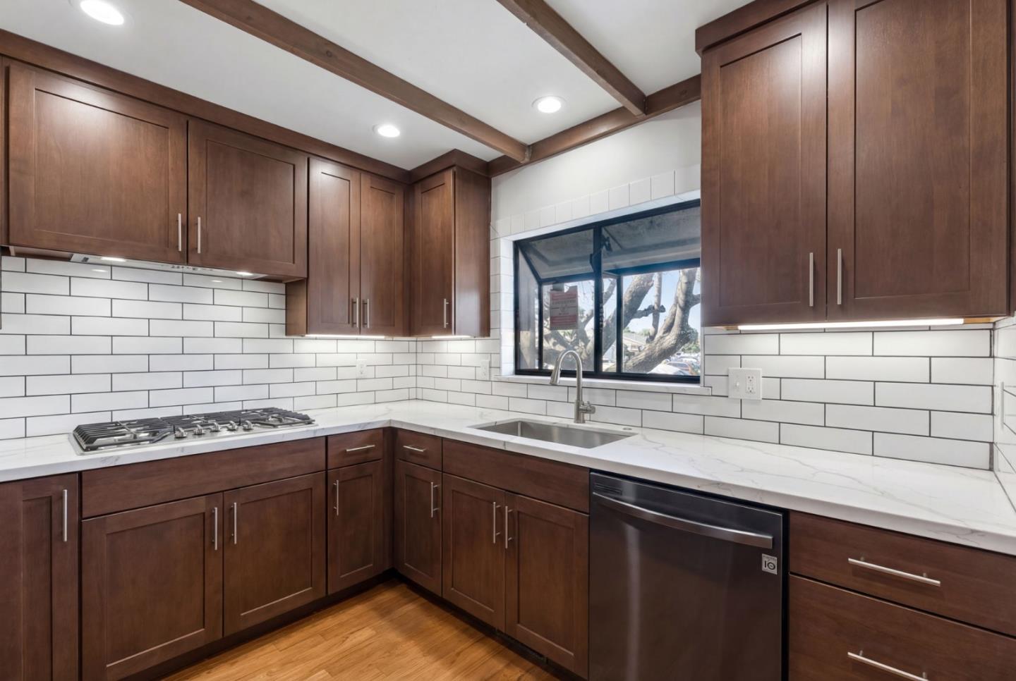 Detail Gallery Image 13 of 33 For 2736 Twin Oaks Ln, San Jose,  CA 95127 - 3 Beds | 2 Baths