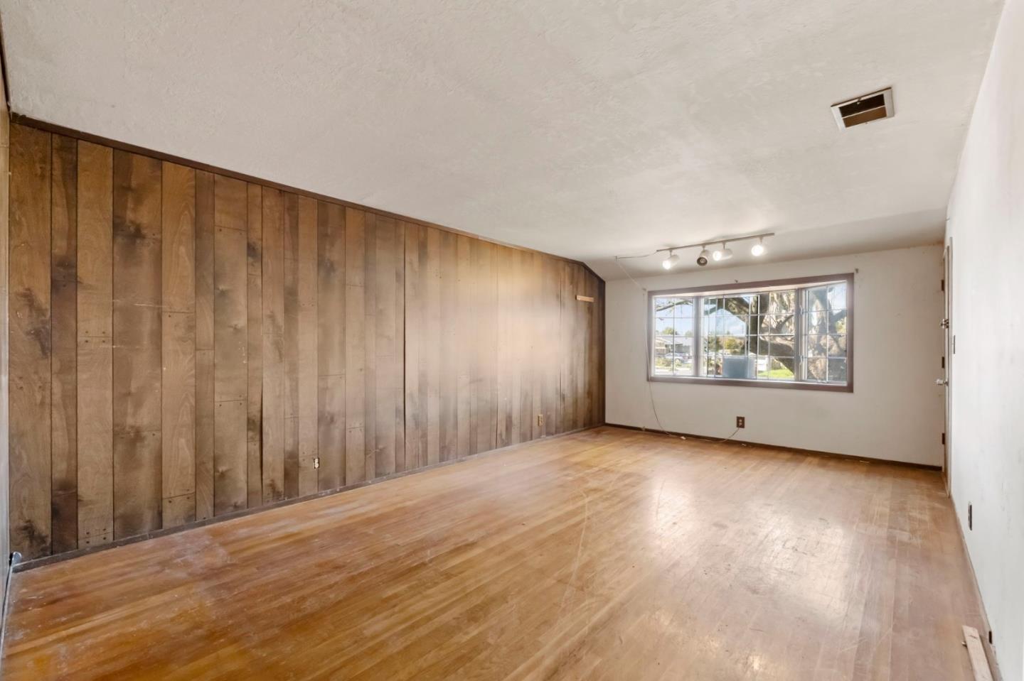 Detail Gallery Image 6 of 33 For 2736 Twin Oaks Ln, San Jose,  CA 95127 - 3 Beds | 2 Baths