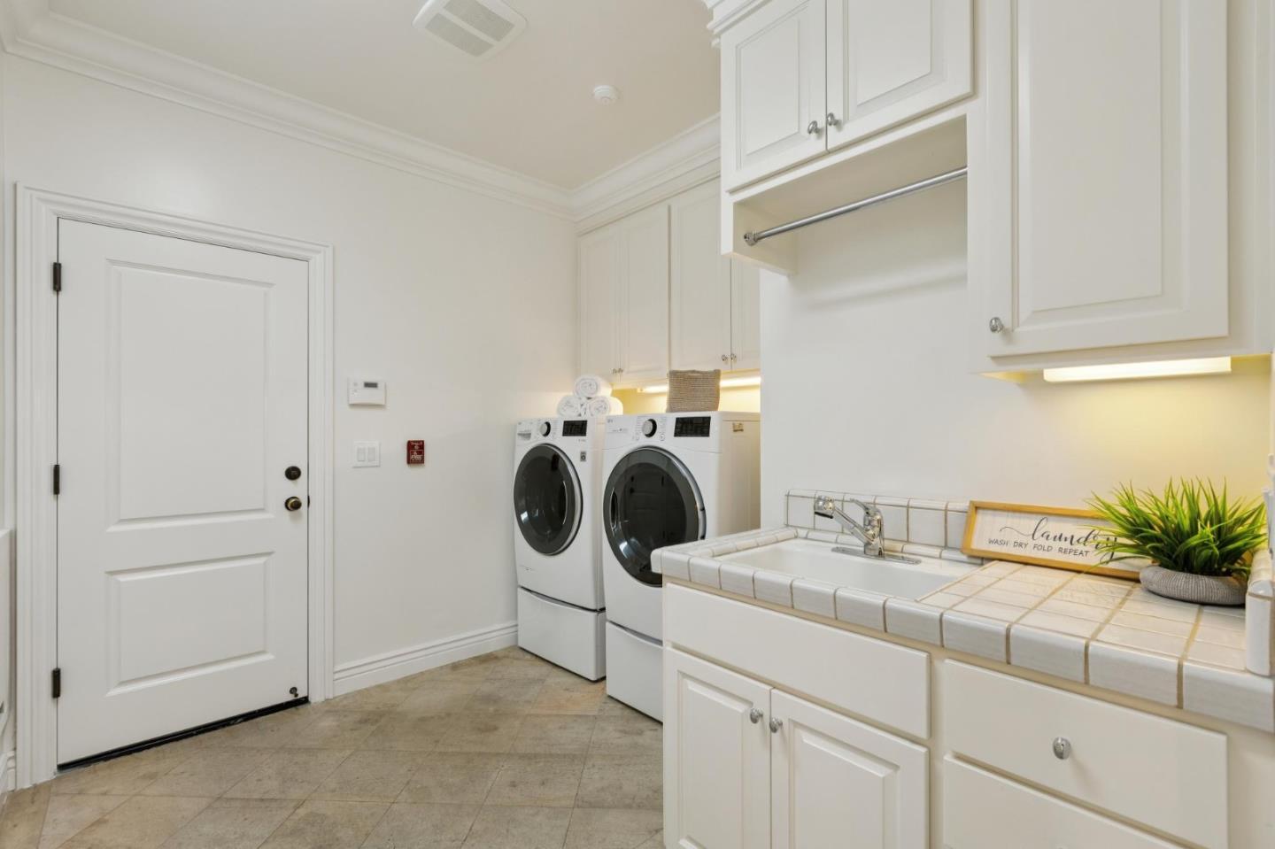 Detail Gallery Image 33 of 46 For 13999 Alta Vista Ave, Saratoga,  CA 95070 - 6 Beds | 5/1 Baths