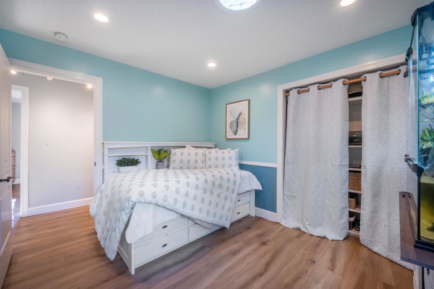 Detail Gallery Image 17 of 49 For 12170 Calle Uvas, Gilroy,  CA 95020 - 4 Beds | 2/1 Baths