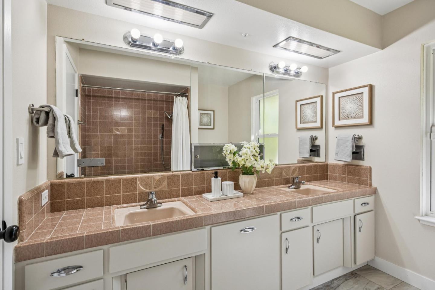 Detail Gallery Image 17 of 34 For 13367 Kahala Ct, Saratoga,  CA 95070 - 4 Beds | 3 Baths