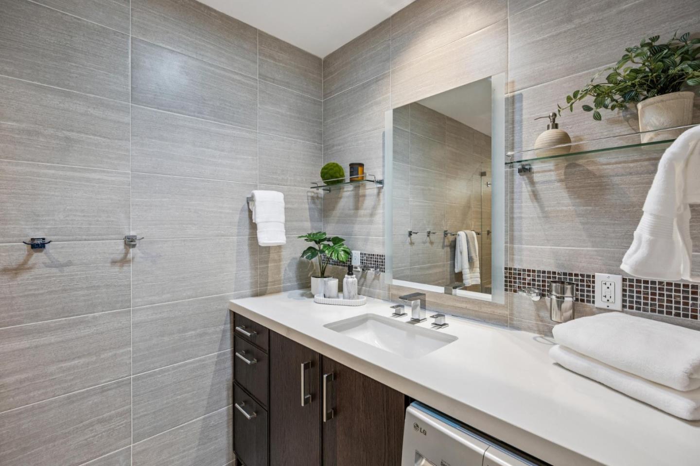 Detail Gallery Image 26 of 34 For 13367 Kahala Ct, Saratoga,  CA 95070 - 4 Beds | 3 Baths