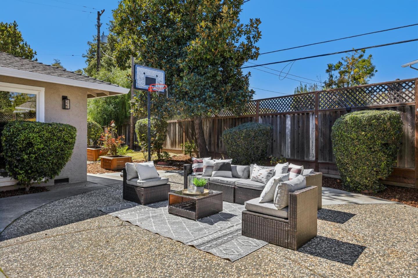 Detail Gallery Image 30 of 34 For 13367 Kahala Ct, Saratoga,  CA 95070 - 4 Beds | 3 Baths